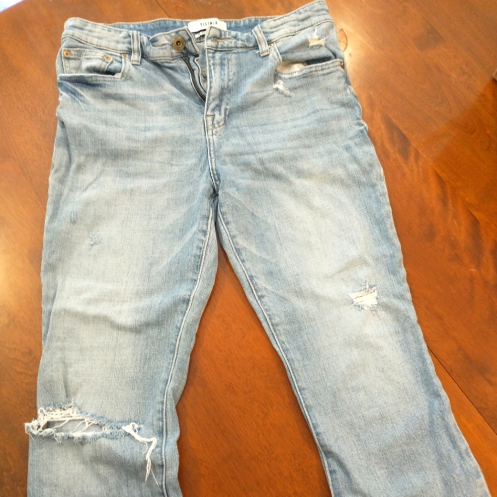 Pistola ankle-length, straight-leg, light-wash destroyed demin jeans